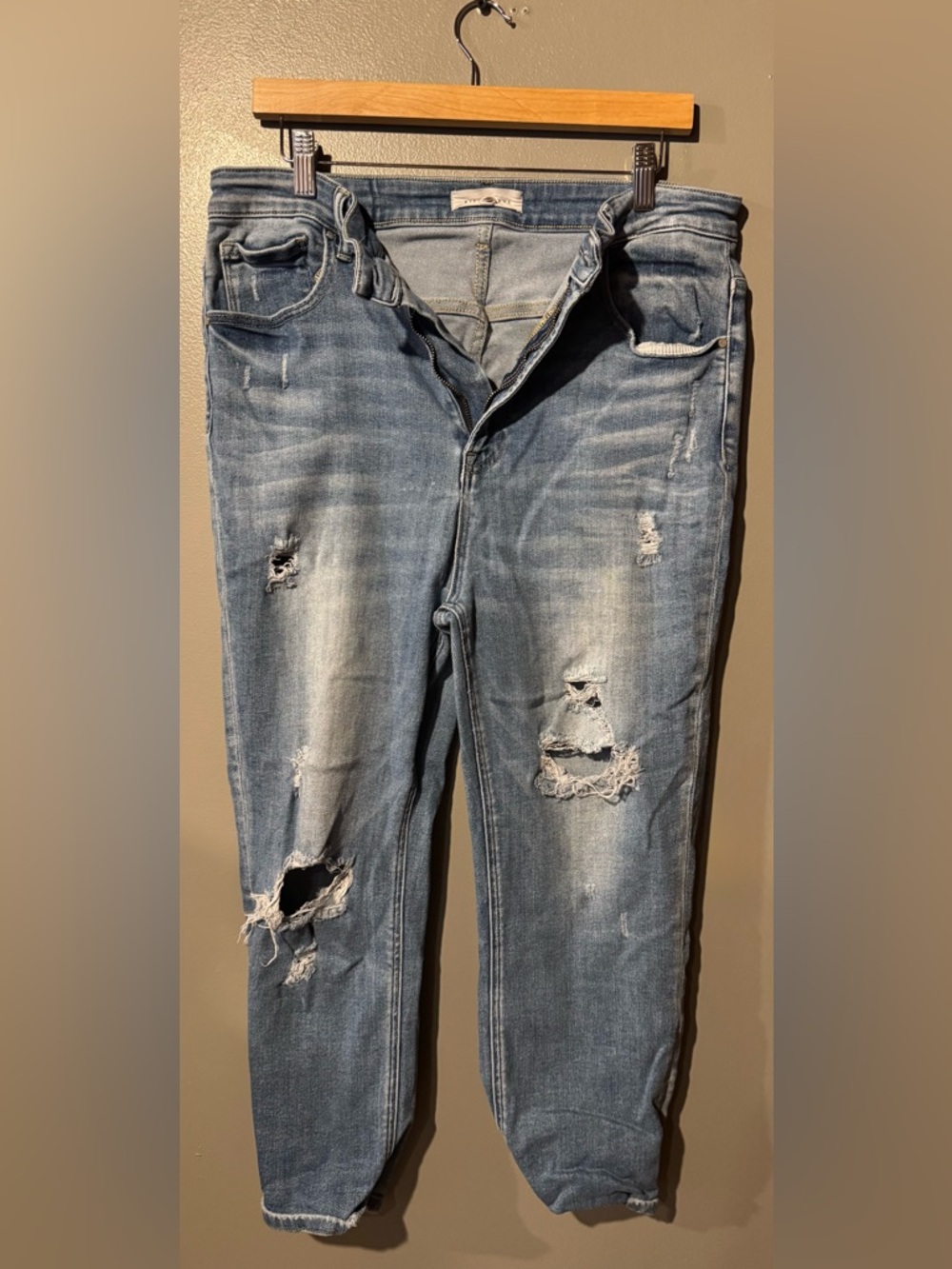 Risen Women’s Distressed Light Blue Cropped Jeans